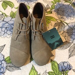 Toms ‘Kala’ 9 Desert Taupe NWT